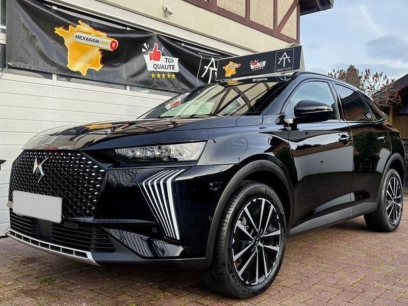 Lackierung schwarz perla nera/ Gebraucht 2025 DS Automobiles DS7 Crossback SUV | 34.490 € (Teuer) - Bild 1/4