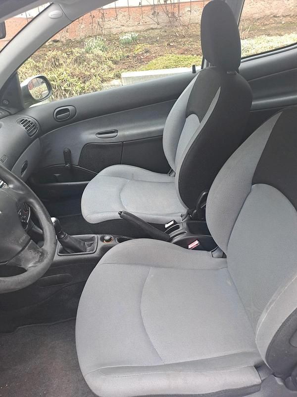 Gebraucht Peugeot 206 60 PS (44 kW) 2004 Silber Coupé