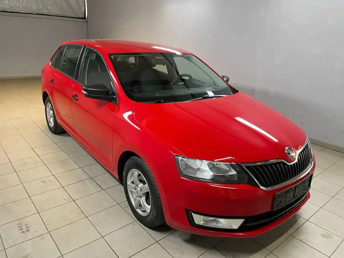 Gebraucht Skoda Rapid Active 90 PS (66 kW) 2016 Corridarot Kleinwagen