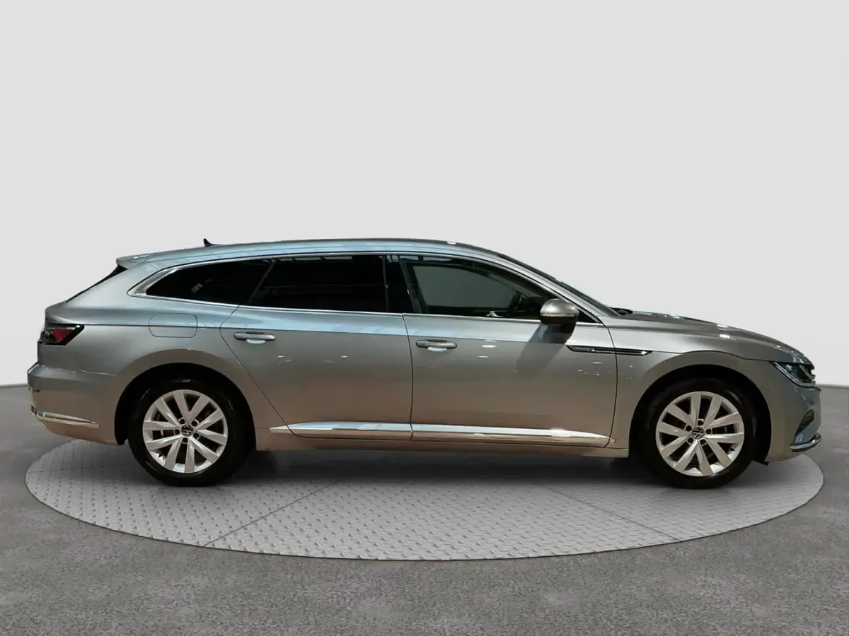 Gebraucht VW Arteon Elegance 150 PS (110 kW) 2023 Silber Limousine