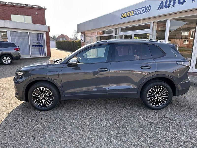 Neu VW Tiguan Life 204 PS (150 kW) 2026 Grau SUV