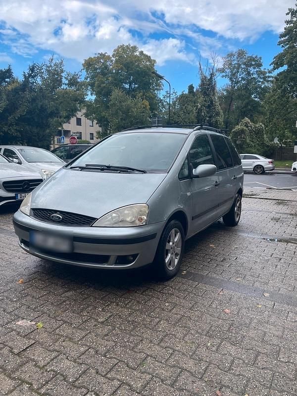Grau Gebraucht 2003 Ford Galaxy Van / Kleinbus | 3.500 € (Teuer) - Bild 1/4