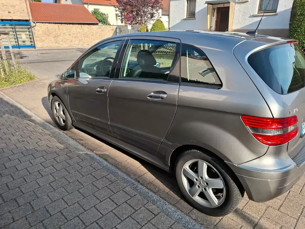 Gebraucht Mercedes B170 Edition 116 PS (85 kW) 2006 Grau Van / Kleinbus