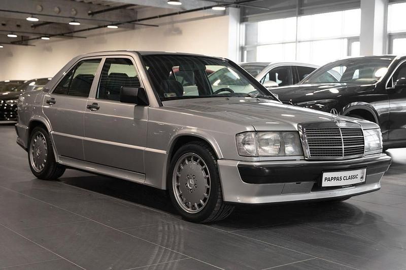 Gebraucht Mercedes 190 194 PS (142 kW) 1990 Silber Limousine