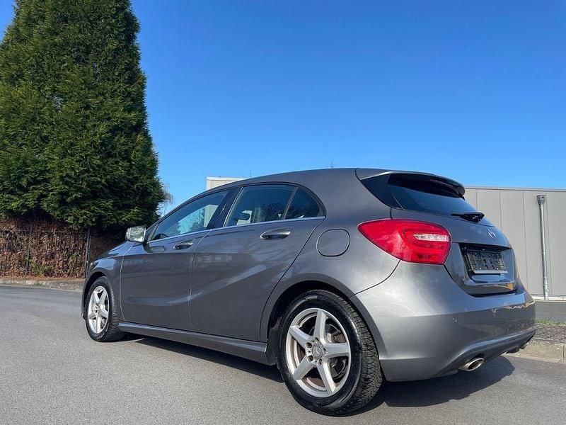 Gebraucht Mercedes A200 156 PS (114 kW) 2015 Grau Limousine