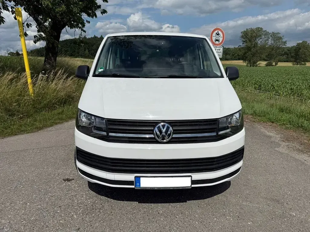 Gebraucht VW Multivan Trendline 150 PS (110 kW) 2017 Weiß Van / Kleinbus