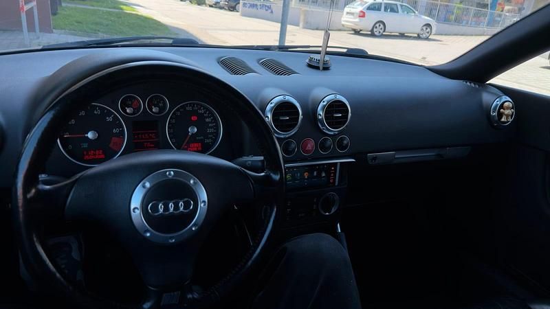 Second-hand Audi TT 180 CP (132 kW) 2000 Coupe