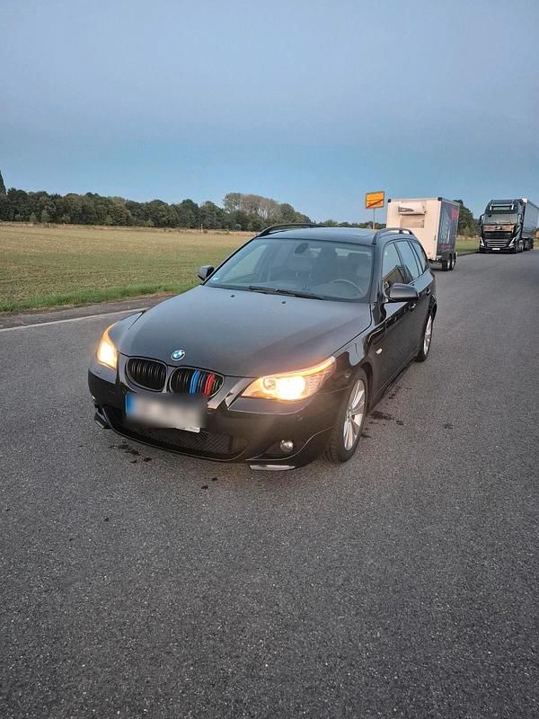 Schwarz Gebraucht 2009 BMW 525 M Sport Kombi | 8.500 € (Etwas zu teuer) - Bild 1/4