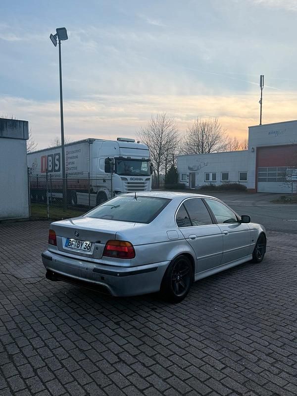 Gebraucht BMW 525 M Sport 163 PS (119 kW) 2002 Silber Limousine