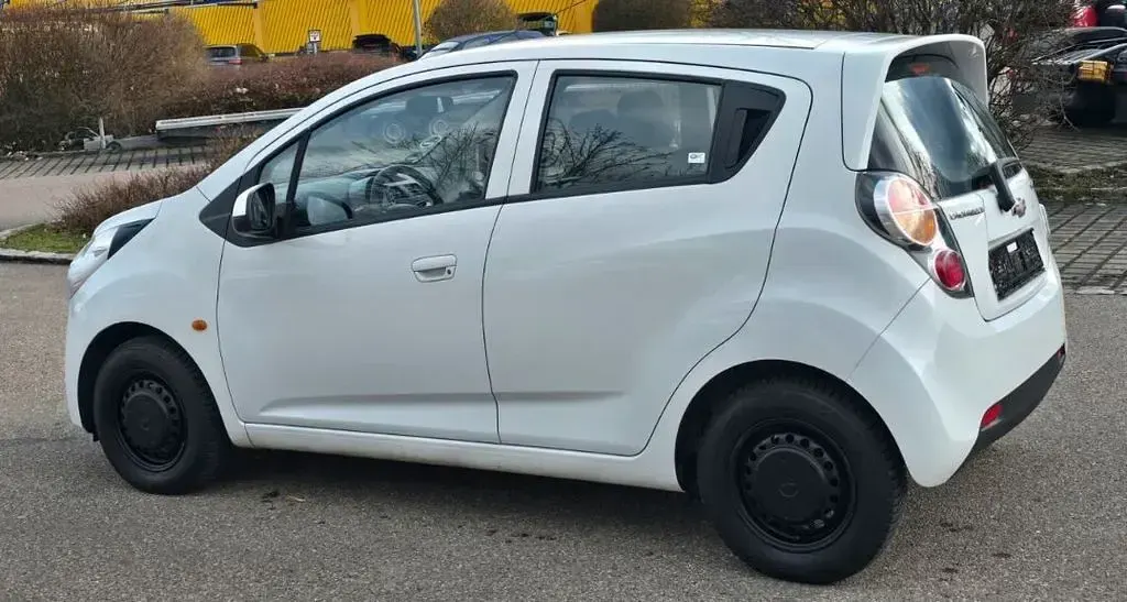 Gebraucht Chevrolet Spark LS 68 PS (50 kW) 2011 Weiß Kleinwagen