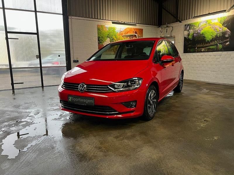 Rot Gebraucht 2017 VW Golf VII Sound Limousine | 14.490 € (Guter Preis) - Bild 1/4