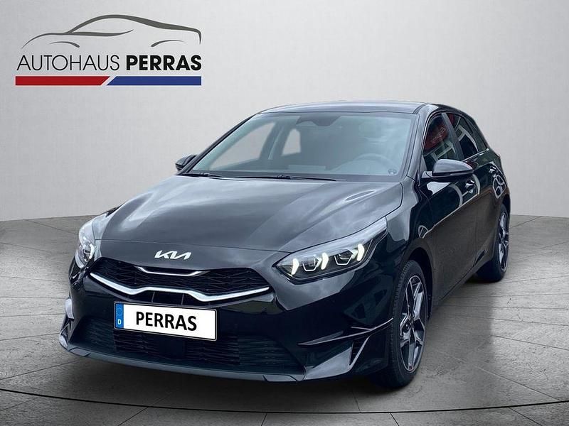 Neu Kia Ceed Style 140 PS (102 kW) 2025 Zilinaschwarz Kleinwagen