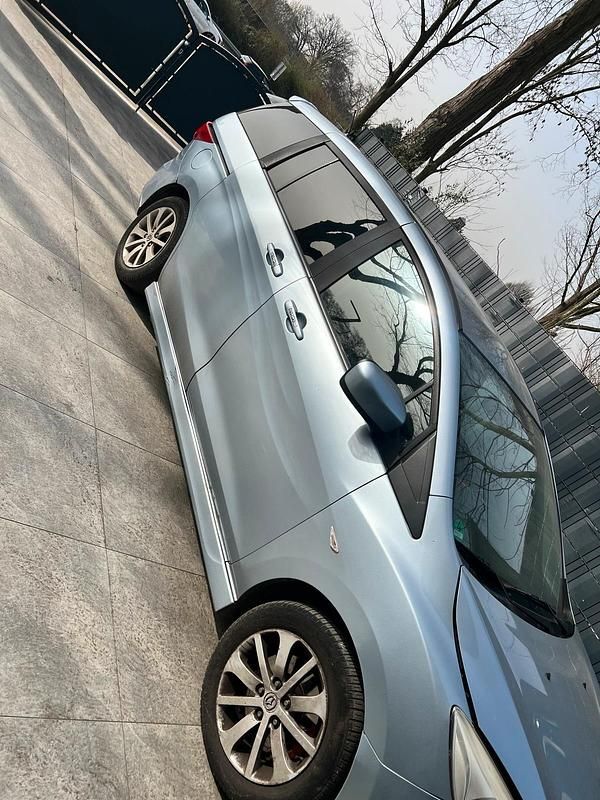 Gebraucht Mazda 5 115 PS (84 kW) 2011 Blau Van / Kleinbus