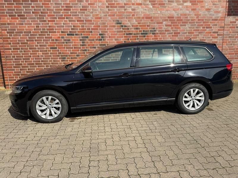 Schwarz Gebraucht 2020 VW Passat Kombi | 17.690 € (Fairer Preis) - Bild 1/4