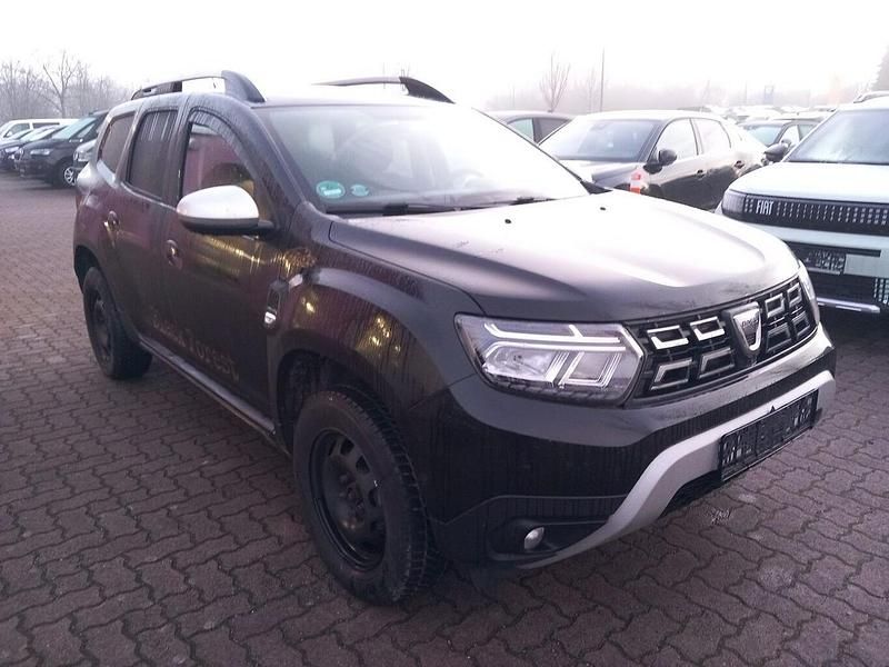 Gebraucht Dacia Duster Prestige 131 PS (96 kW) 2022 Black pearl schwarz SUV