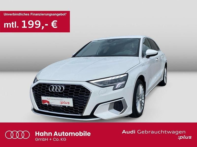 Weiß Gebraucht 2022 Audi A3 Sportback e-tron Advanced Plus Limousine | 24.960 € (Fairer Preis) - Bild 1/3