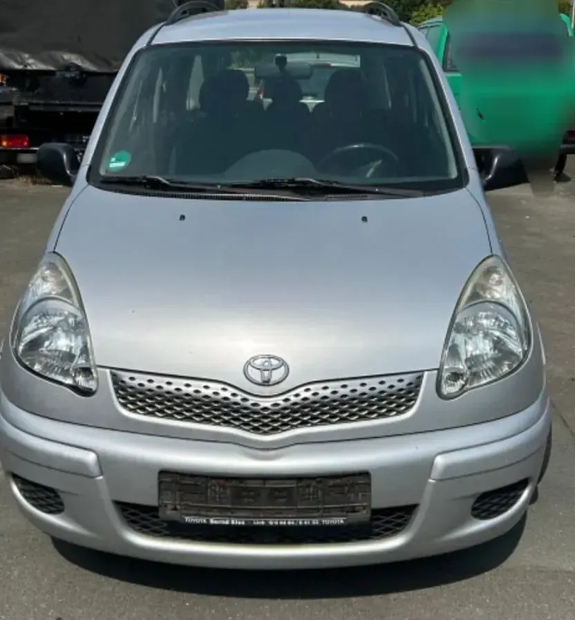 Gebraucht Toyota Yaris 87 PS (63 kW) 2004 Silber Kombi