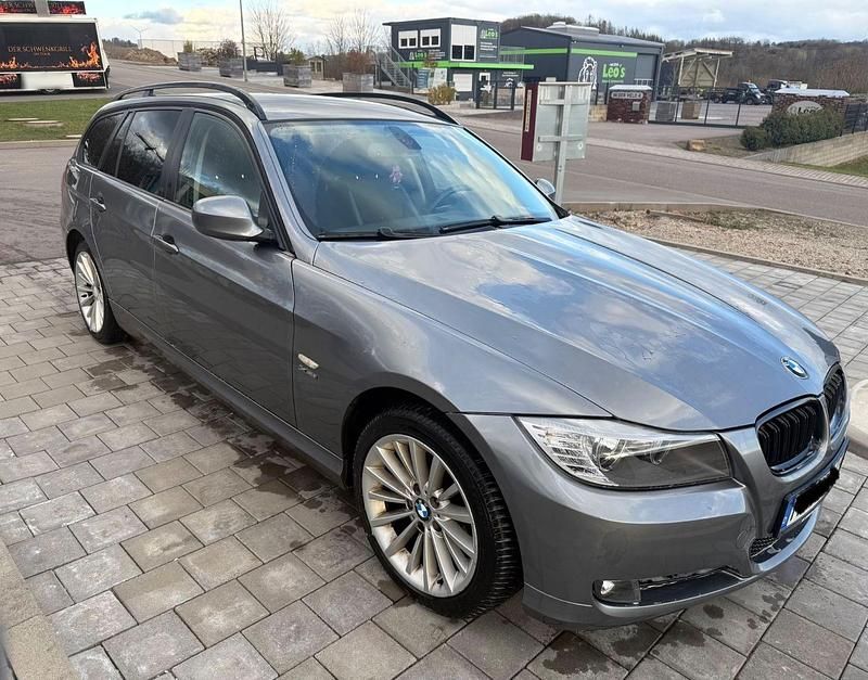 Gebraucht BMW 320 177 PS (130 kW) 2008 Grau Kombi
