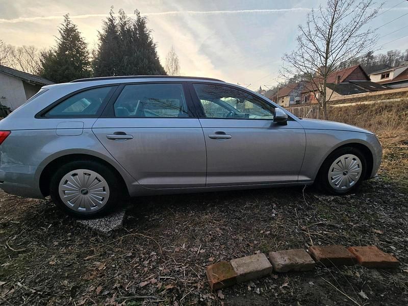 Second-hand Audi A4 Comfort 150 CP (110 kW) 2016 Argintiu Break