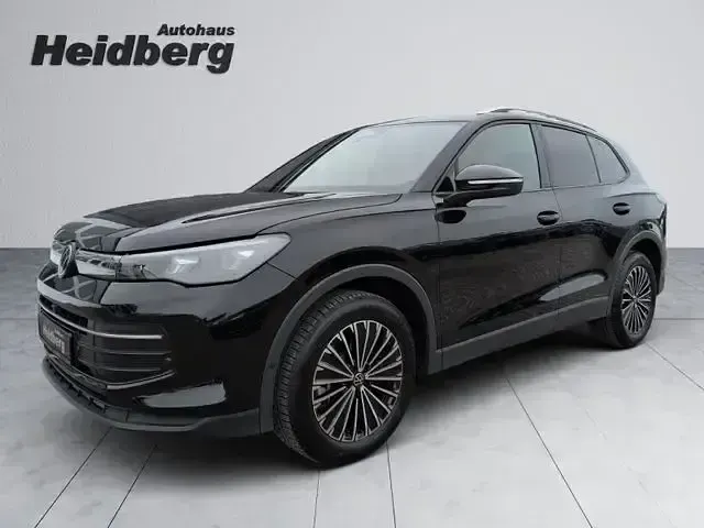 Gebraucht VW Tiguan Goal 150 PS (110 kW) 2025 Schwarz SUV