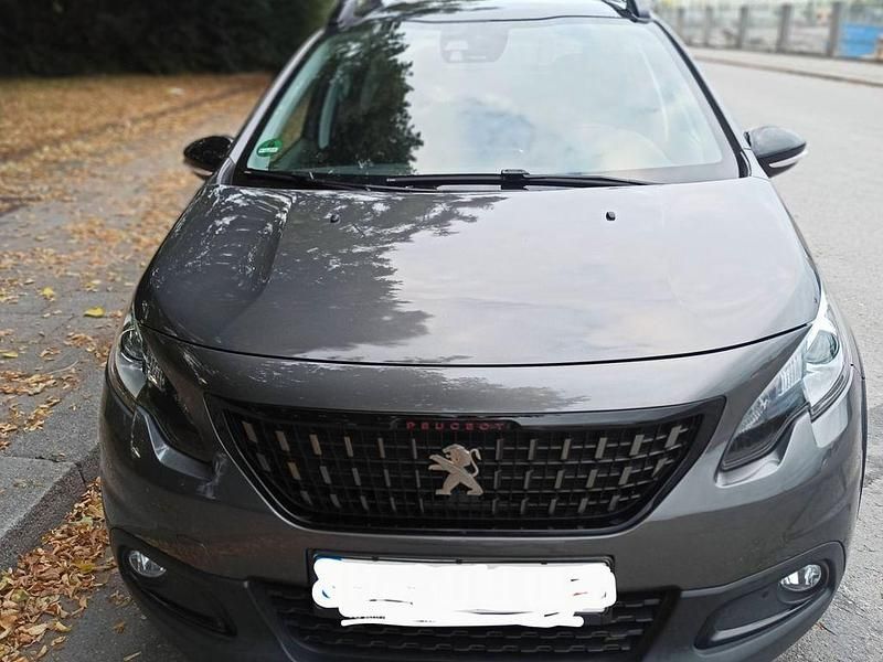 Grau Gebraucht 2019 Peugeot 2008 Allure SUV | 16.335 € (Fairer Preis) - Bild 1/4