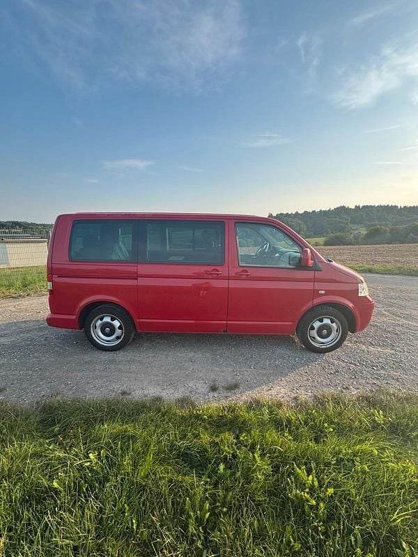 Gebraucht VW T5 105 PS (77 kW) 2004 Rot Van