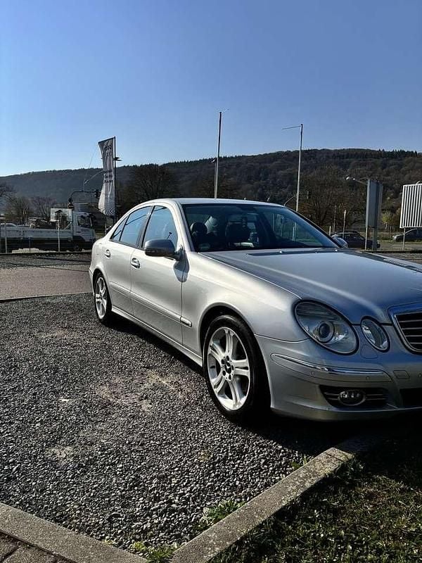 Gebraucht Mercedes E280 Avantgarde 190 PS (139 kW) 2008 Silber Limousine