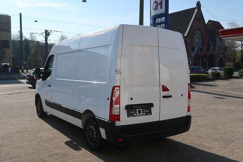 Second-hand Renault Master 135 CP (99 kW) 2020 Alb Monovolum