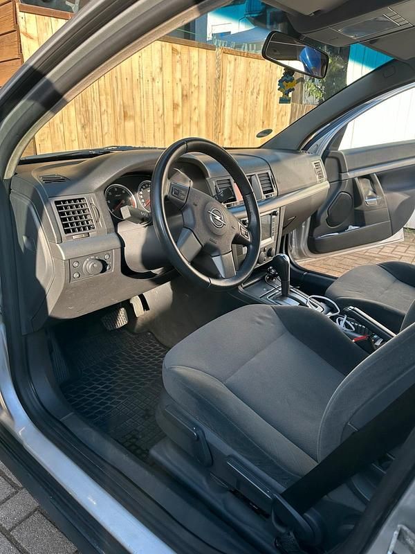 Gebraucht Opel Vectra 150 PS (110 kW) 2005 Silber Kombi