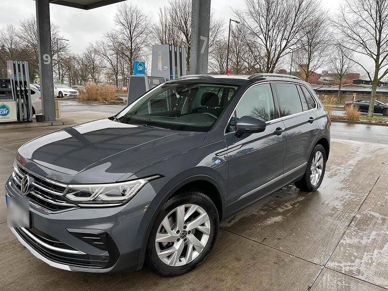Gebraucht VW Tiguan 150 PS (110 kW) 2022 Grau SUV