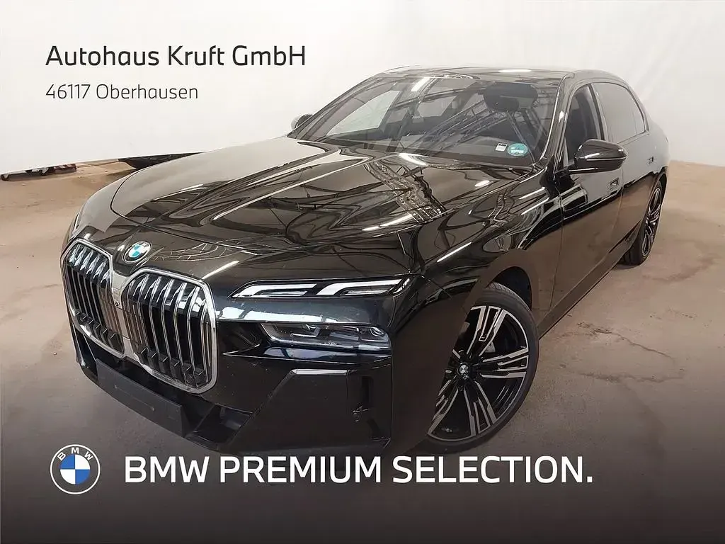 Gebraucht BMW 740 M Sport 299 PS (219 kW) 2025 Black sapphire Limousine