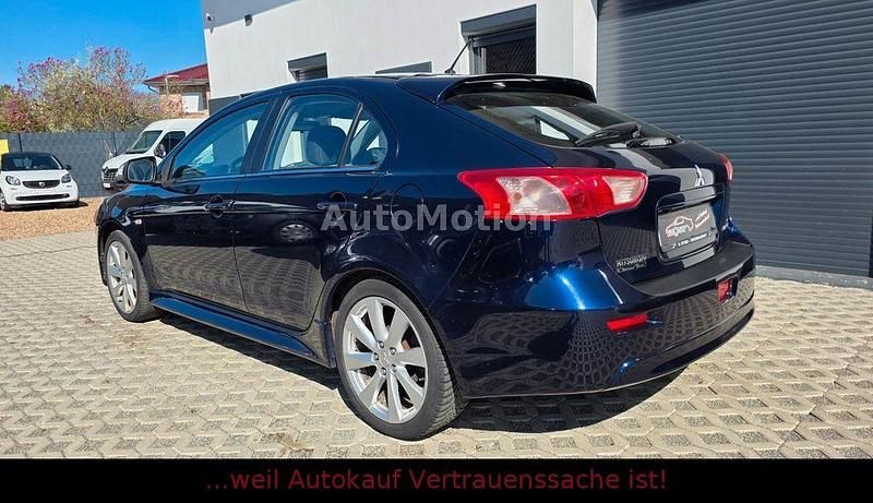 Gebraucht Mitsubishi Lancer Sportback 150 PS (110 kW) 2014 Tansanitblau (p) Limousine