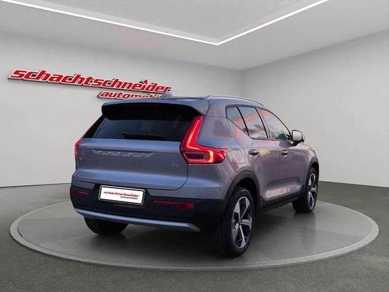 Nowe Volvo XC40 Core 163 KM (119 kW) 2026 Srebrny SUV