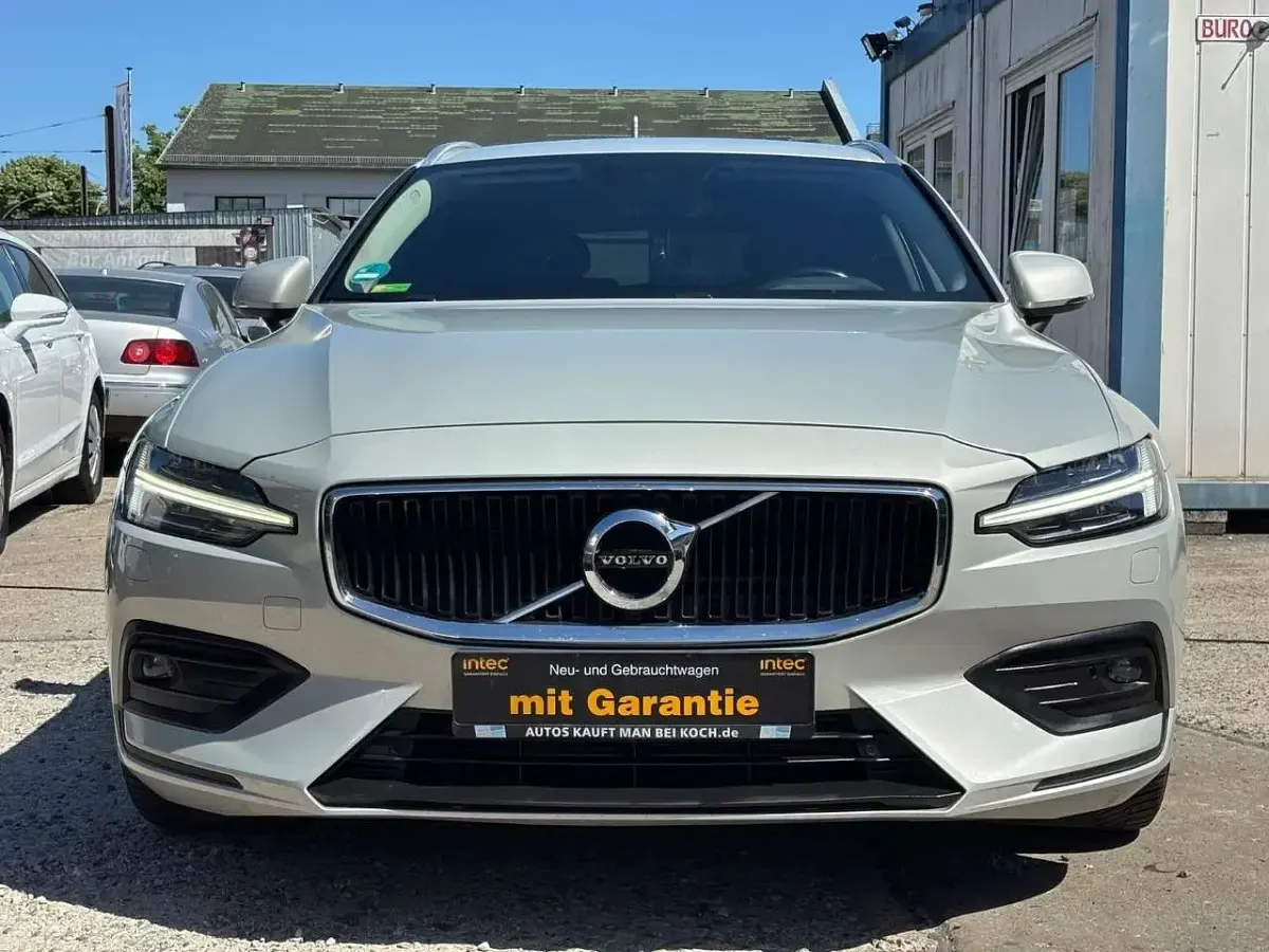 Gebraucht Volvo V60 190 PS (139 kW) 2019 Birch light Kombi