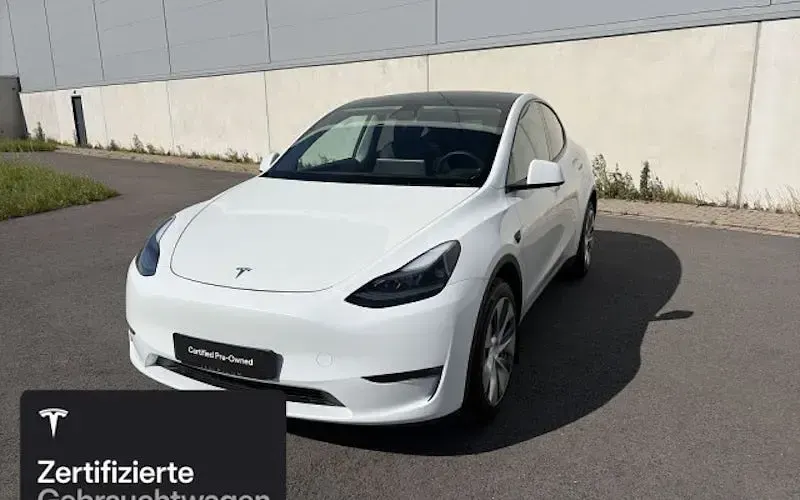 Käytetty Tesla Model Y 273 kW (372 HP) 2023 Valkoinen Katumaasturi