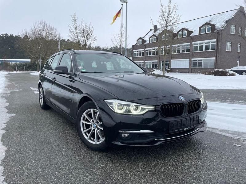 Schwarz Gebraucht 2016 BMW 320 Luxury Line Kombi | 11.900 € (Guter Preis) - Bild 1/4