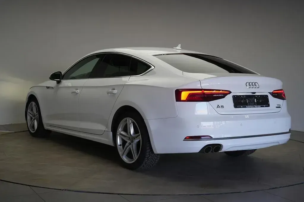 Używany Audi A5 S-Line 190 KM (139 kW) 2018 Biały Coupe