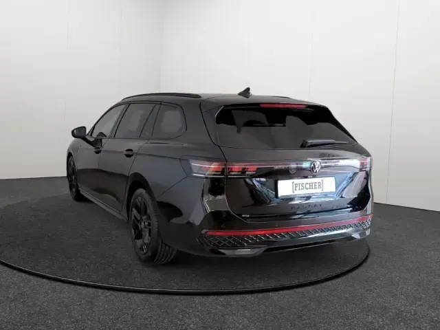 Gebraucht VW Passat R-line 193 PS (141 kW) 2026 Schwarz Kombi