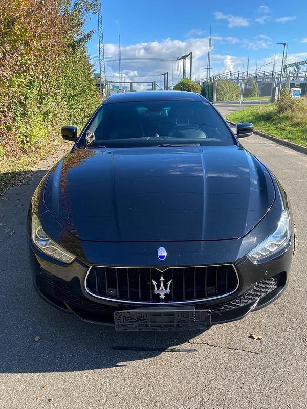 Schwarz Gebraucht 2016 Maserati Ghibli Limousine | 21.900 € (Superpreis) - Bild 1/4