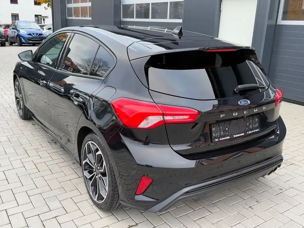 Gebraucht Ford Focus ST-Line 150 PS (110 kW) 2020 Schwarz Limousine