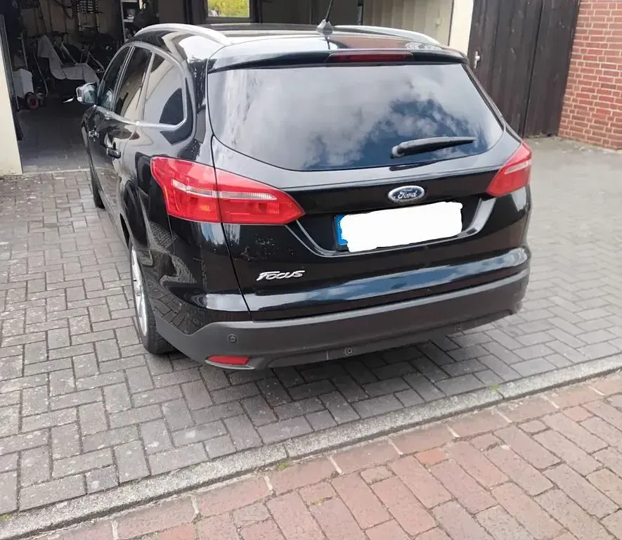 Gebraucht Ford Focus Titanium 120 PS (88 kW) 2017 Schwarz Limousine