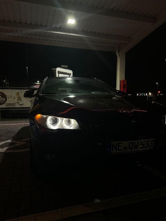 Gebraucht BMW 520 184 PS (135 kW) 2012 Grau Kombi
