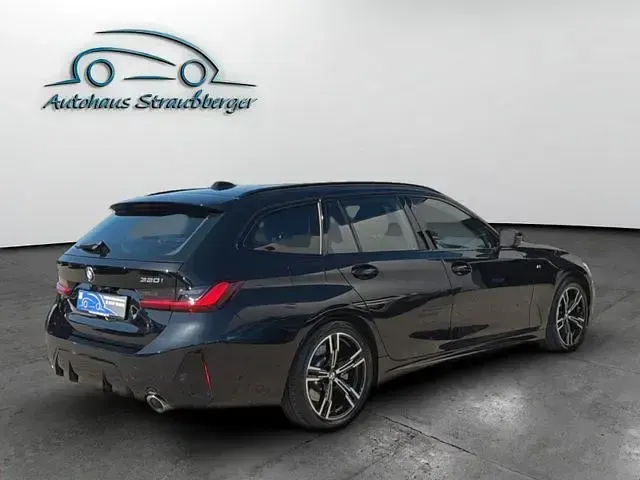 Gebraucht BMW 330 M Sport 245 PS (180 kW) 2025 Schwarz Kombi