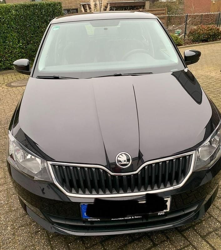 Gebraucht Skoda Fabia Ambition 90 PS (66 kW) 2015 Schwarz Kleinwagen