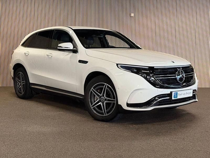 Weiß Gebraucht 2020 Mercedes EQC400 AMG SUV | 33.800 € (Fairer Preis) - Bild 1/4
