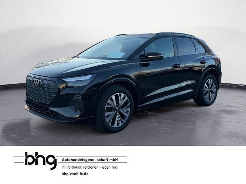 Schwarz Gebraucht 2021 Audi Q4 e-tron Ambiente SUV | 32.860 € (Fairer Preis) - Bild 1/4