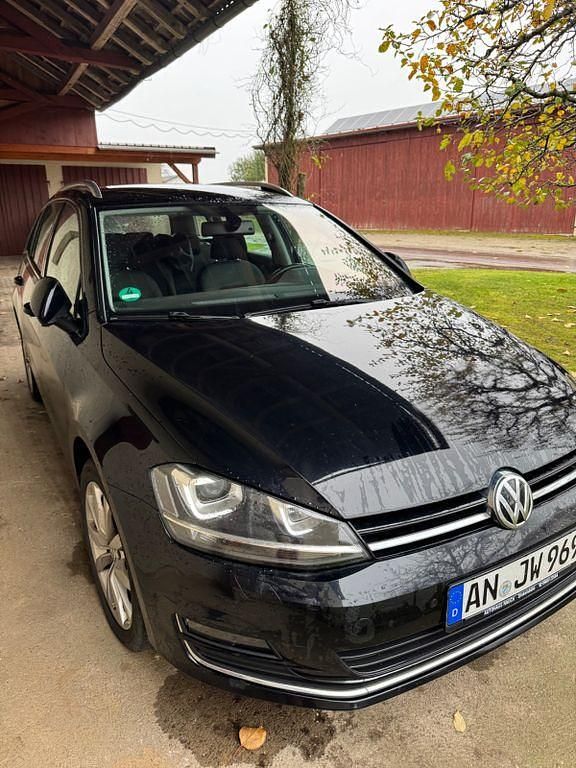 Schwarz Gebraucht 2016 VW Golf VII Highline Kombi | 10.900 € (Guter Preis) - Bild 1/4