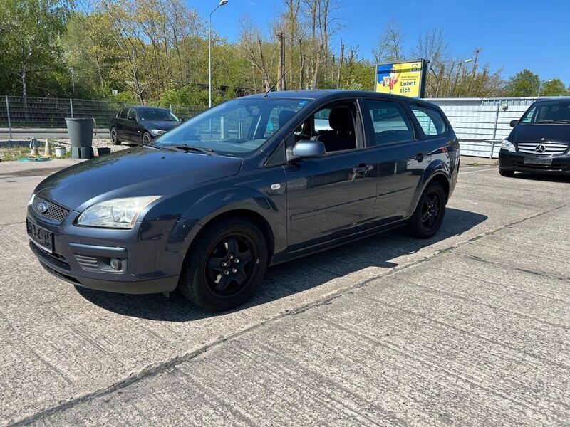 Grau Gebraucht 2008 Ford Focus Limousine | 799 € (Superpreis) - Bild 1/4