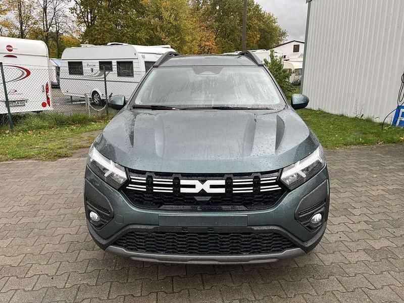 Neu Dacia Jogger Expression 91 PS (66 kW) 2026 Zedergrün Van / Kleinbus