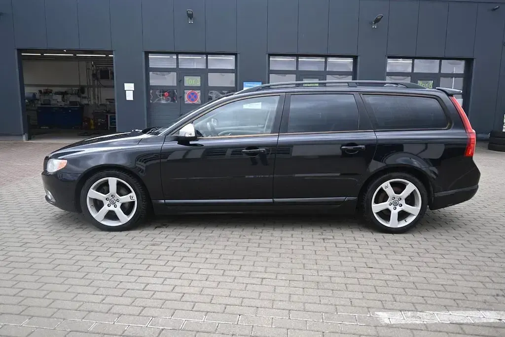 Gebraucht Volvo V70 R-Design 175 PS (128 kW) 2010 Schwarz Kombi